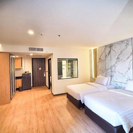 Sleep With Me Pattaya Hotel Exterior photo