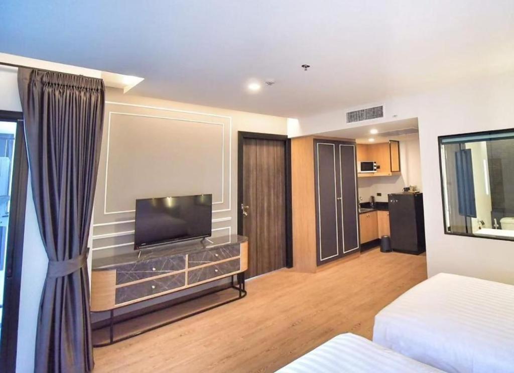 Sleep With Me Pattaya Hotel Exterior photo