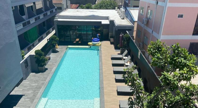 Sleep With Me Pattaya Hotel Exterior photo