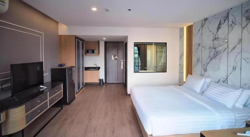 Sleep With Me Pattaya Hotel Exterior photo