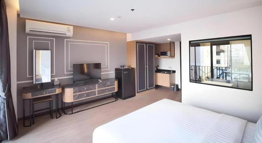 Sleep With Me Pattaya Hotel Exterior photo