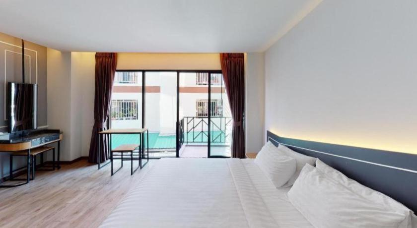 Sleep With Me Pattaya Hotel Exterior photo