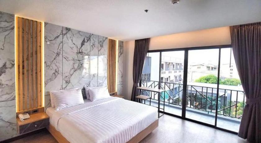 Sleep With Me Pattaya Hotel Exterior photo