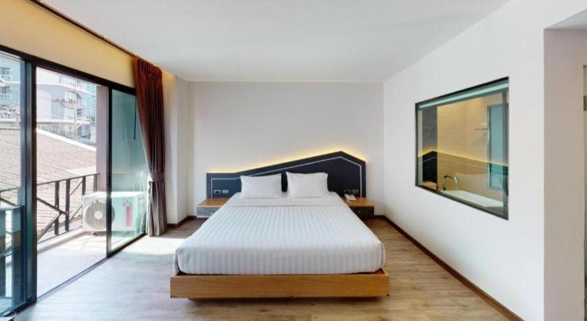 Sleep With Me Pattaya Hotel Exterior photo