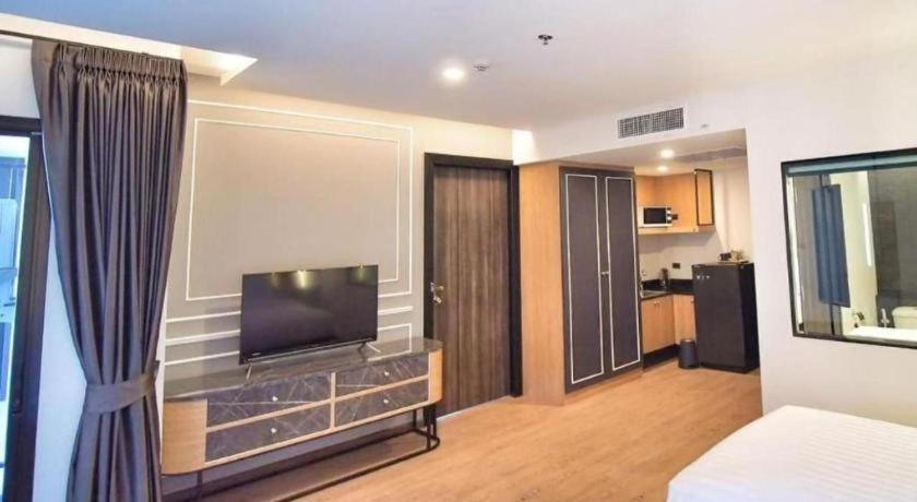 Sleep With Me Pattaya Hotel Exterior photo